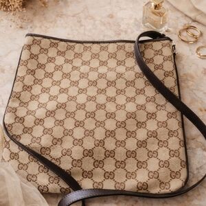 ✨ Gucci GG Canvas Crossbody Bag – Style 118013